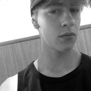 Meet your Posher, Cameron